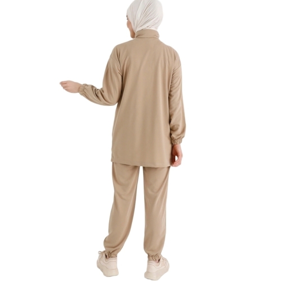 Refka 2 Piece Beige Polo Neck Tracksuit Size 12 - Picture 2 of 7